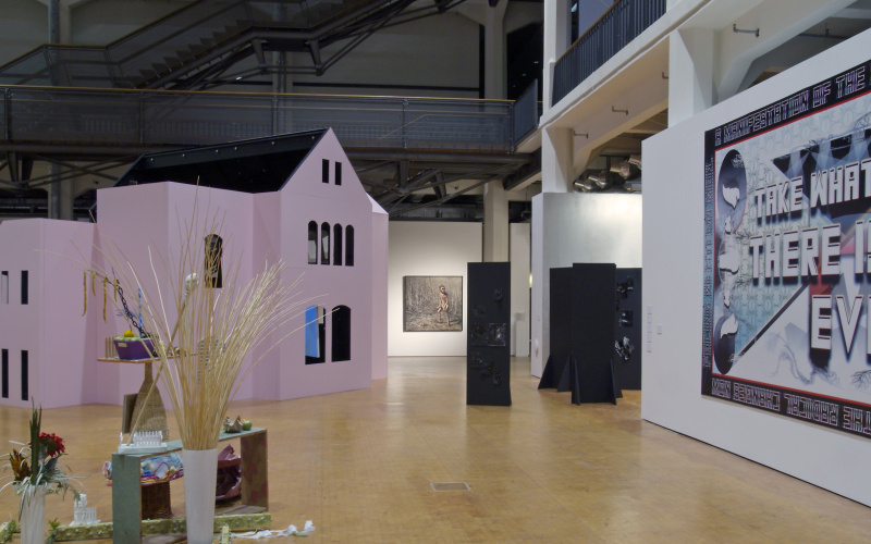 Ausstellungsansicht "Zwischen zwei Toden"